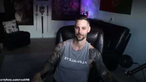 Snapshot of noahfitt chatting on 06/23/26, 03:04 Noah Fitt online show from 06/23/26, 03:04