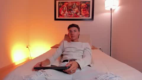 noahh_sky online show from 03/18/26, 10:13