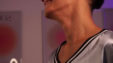 Snapshot of noahh_th03 chatting on 02/19/25, 07:16 Noah online show from 02/19/25, 07:16