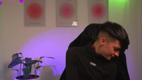 Snapshot of noahh_th03 chatting on 03/02/25, 08:05 Noah online show from 03/02/25, 08:05