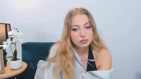 noahpretty online show from 09/23/25, 03:48