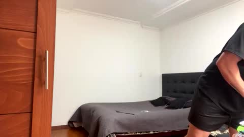 Snapshot of noahsexx98 chatting on 10/03/25, 03:42 noahsexx98 online show from 10/03/25, 03:42