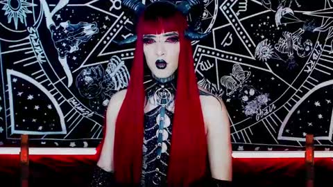 caroline online show from 12/28/24, 06:39