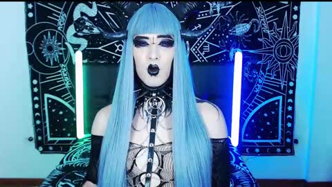 caroline online show from 02/04/25, 01:56