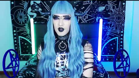 caroline online show from 02/05/25, 08:32