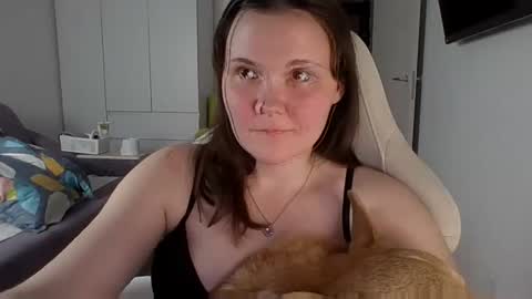 Snapshot of nodarell chatting on 11/21/25, 08:18 nodarell online show from 11/21/25, 08:18