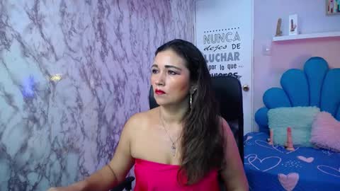 Snapshot of noelia_milfs chatting on 10/11/25, 08:51 noelia_milfs online show from 10/11/25, 08:51