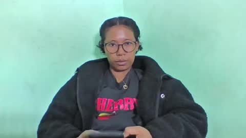 Snapshot of noellah chatting on 05/27/26, 12:46 noellah online show from 05/27/26, 12:46