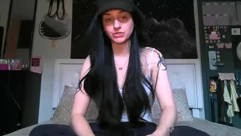 Snapshot of noelle1229 chatting on 04/28/26, 05:18 Noelle online show from 04/28/26, 05:18