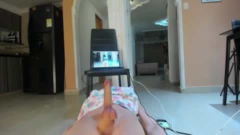 Snapshot of noemibcnz chatting on 11/11/25, 11:27 In instagram dayhannanoemi online show from 11/11/25, 11:27