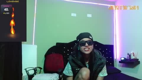 Noha Thomson online show from 10/21/25, 12:22