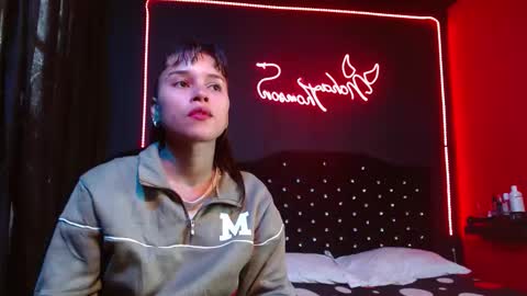 Noha Thomson online show from 12/17/25, 07:20