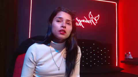 Snapshot of noha_thomson chatting on 06/18/26, 09:30 Noha Thomson online show from 06/18/26, 09:30
