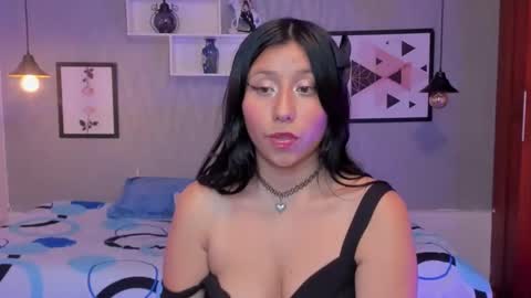 Snapshot of nohemi_louse chatting on 02/18/25, 12:26 Nohemi online show from 02/18/25, 12:26