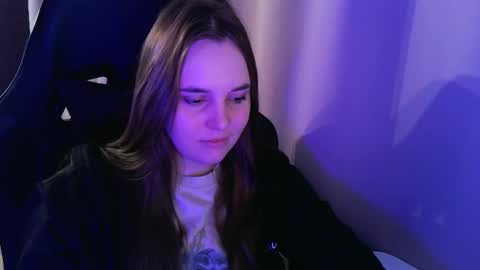 noir_ember_ online show from 09/30/25, 09:47