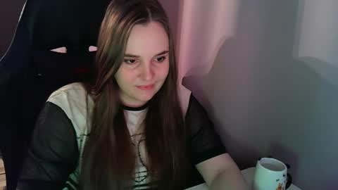 noir_ember_ online show from 10/04/25, 11:41