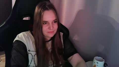 noir_ember_ online show from 10/06/25, 12:13