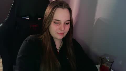 noir_ember_ online show from 10/10/25, 12:48