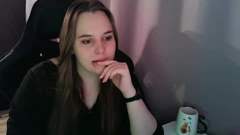 noir_ember_ online show from 10/16/25, 12:17