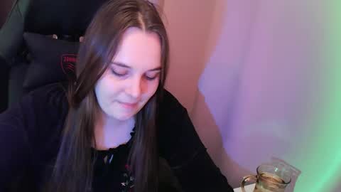 noir_ember_ online show from 11/04/25, 02:49