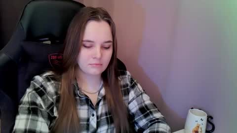 noir_ember_ online show from 11/21/25, 01:54