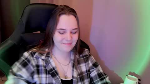 noir_ember_ online show from 11/29/25, 08:50