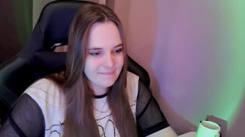 noir_ember_ online show from 12/05/25, 01:52