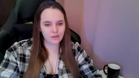 noir_ember_ online show from 02/20/26, 01:44