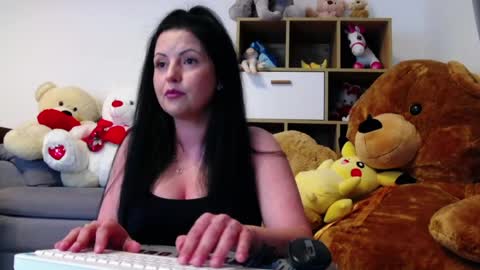noirbella online show from 05/08/26, 09:20