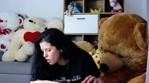 noirbella online show from 05/22/26, 08:36