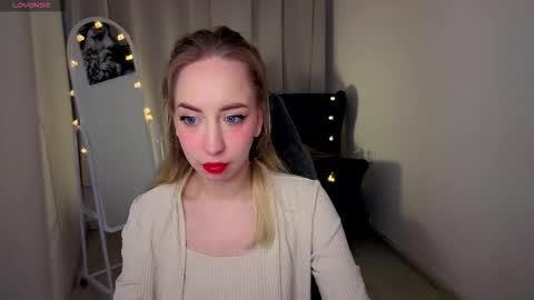 Snapshot of noirnymphh chatting on 03/03/26, 09:42 Isabelle online show from 03/03/26, 09:42