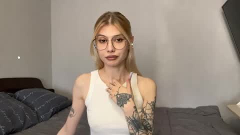 Sofia online show from 04/24/26, 09:34