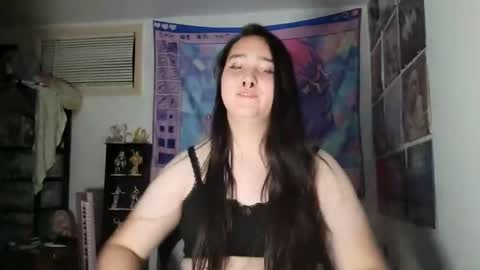 Snapshot of nonbinarybeauty20 chatting on 12/20/24, 06:08 nonbinarybeauty20 online show from 12/20/24, 06:08