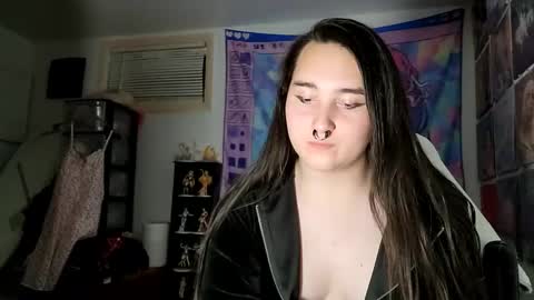 Snapshot of nonbinarybeauty20 chatting on 01/04/25, 03:17 nonbinarybeauty20 online show from 01/04/25, 03:17