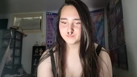 Snapshot of nonbinarybeauty20 chatting on 02/23/25, 08:11 nonbinarybeauty20 online show from 02/23/25, 08:11