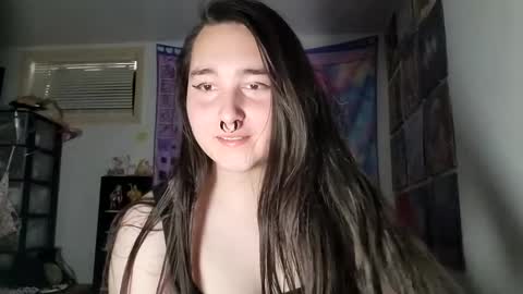 Snapshot of nonbinarybeauty20 chatting on 02/25/25, 07:58 nonbinarybeauty20 online show from 02/25/25, 07:58