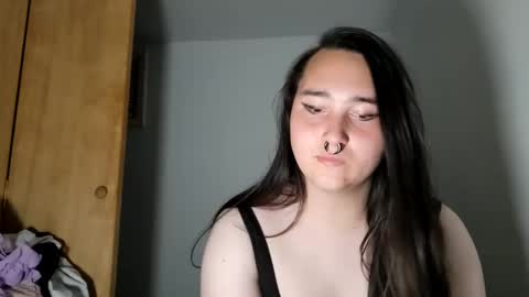 Snapshot of nonbinarybeauty20 chatting on 09/11/25, 02:44 nonbinarybeauty20 online show from 09/11/25, 02:44