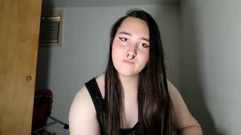 Snapshot of nonbinarybeauty20 chatting on 11/15/25, 06:37 nonbinarybeauty20 online show from 11/15/25, 06:37