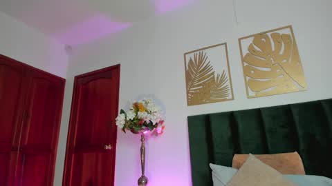Snapshot of nora_dasilva chatting on 02/25/25, 01:09 Nora Da Silva online show from 02/25/25, 01:09