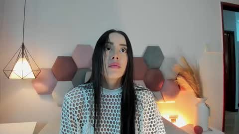 Snapshot of nora_dasilva chatting on 10/26/25, 02:01 Nora Da Silva online show from 10/26/25, 02:01