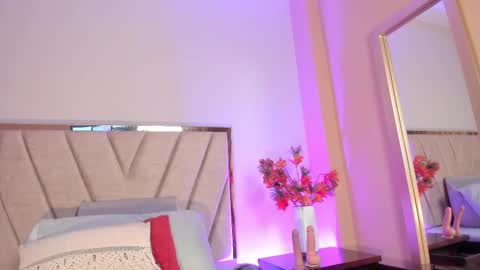 Snapshot of nora_dasilva chatting on 10/28/25, 01:31 Nora Da Silva online show from 10/28/25, 01:31