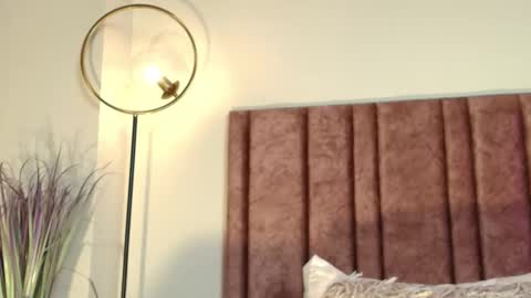 Snapshot of nora_dasilva chatting on 11/15/25, 04:58 Nora Da Silva online show from 11/15/25, 04:58