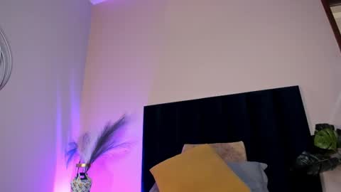 Snapshot of nora_dasilva chatting on 11/22/25, 01:15 Nora Da Silva online show from 11/22/25, 01:15