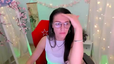 Nora online show from 04/12/26, 10:53