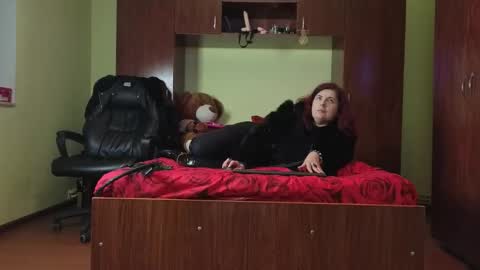 QueenManifest online show from 11/30/25, 07:29