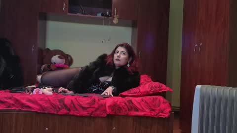 QueenManifest online show from 12/13/25, 07:53