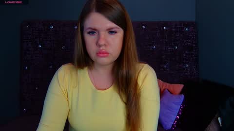 Snapshot of norabigas chatting on 12/23/24, 11:39 Nora online show from 12/23/24, 11:39