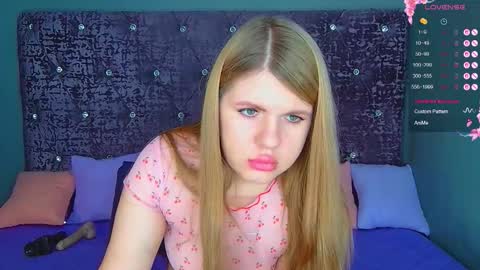 Snapshot of norabigas chatting on 01/09/26, 02:03 Nora online show from 01/09/26, 02:03