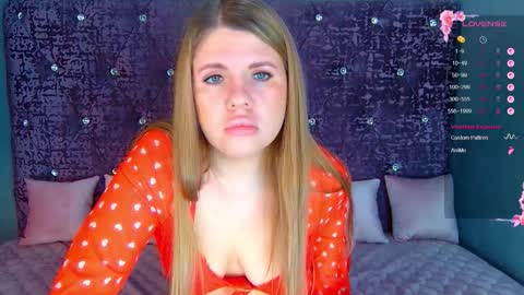 Snapshot of norabigas chatting on 02/13/26, 05:25 Nora online show from 02/13/26, 05:25