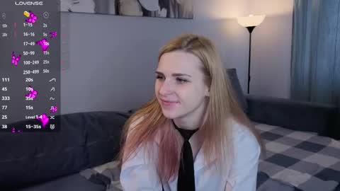 Elina online show from 10/28/25, 10:30